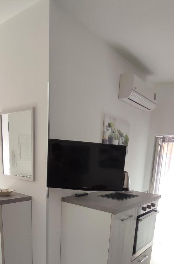 Casa Vacanze Dimora Monfalcone Монтескальозо Экстерьер фото
